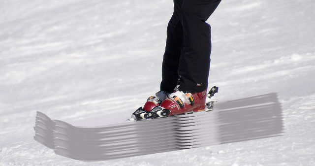 Skifahrer mit SUV-Ski